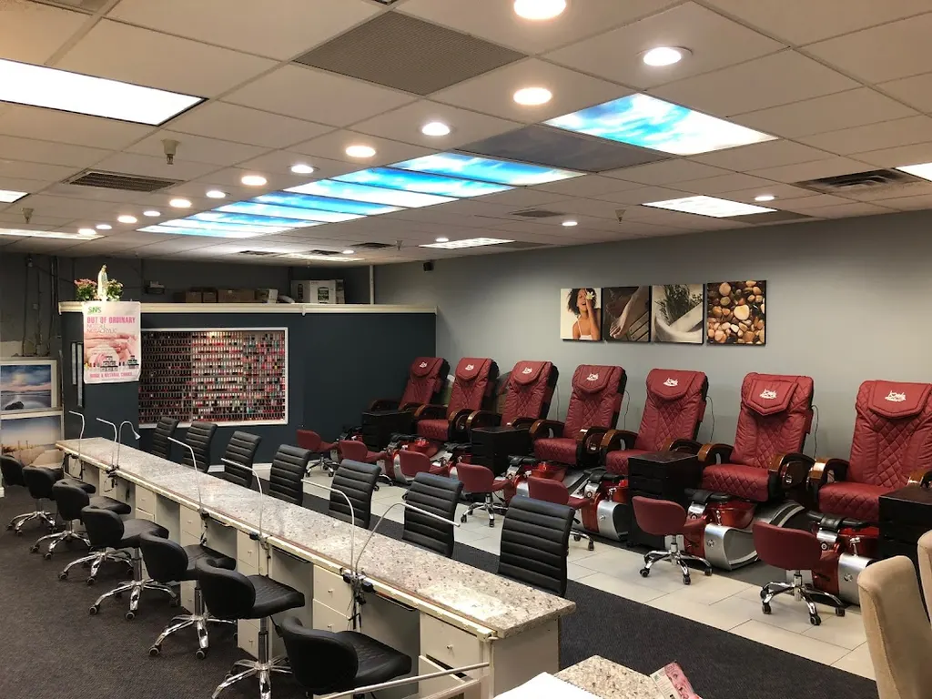 Lovely Nails — Nail salon in St Paul